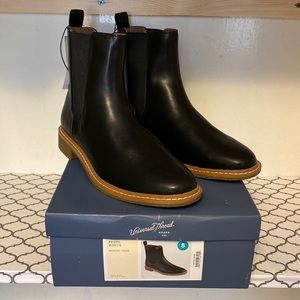NIB Universal Threads Pearl Boots